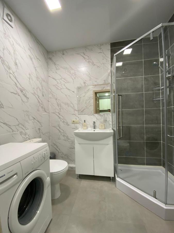 Apartment In Khmelnytsky Street Lviv Exterior photo