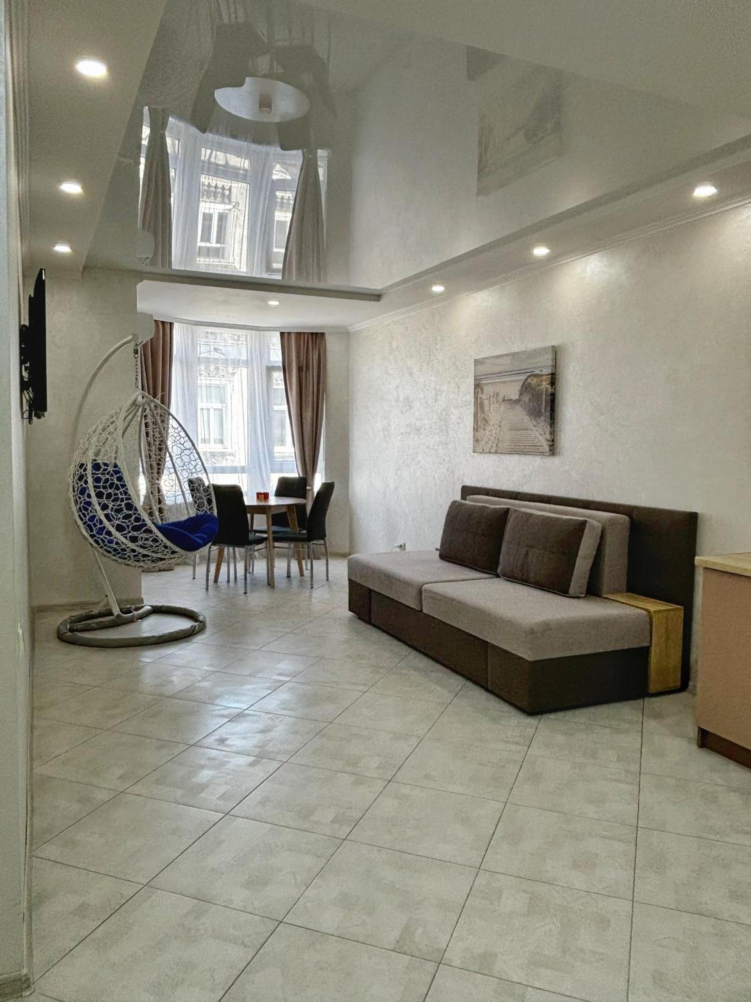 Apartment In Khmelnytsky Street Lviv Exterior photo